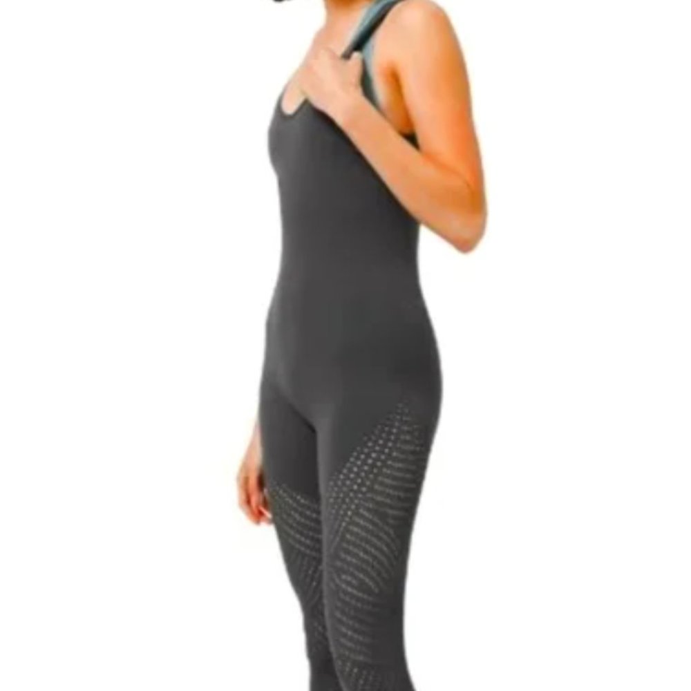 Lululemon Reveal Onesie *Digi Rain Graphite Grey size 4